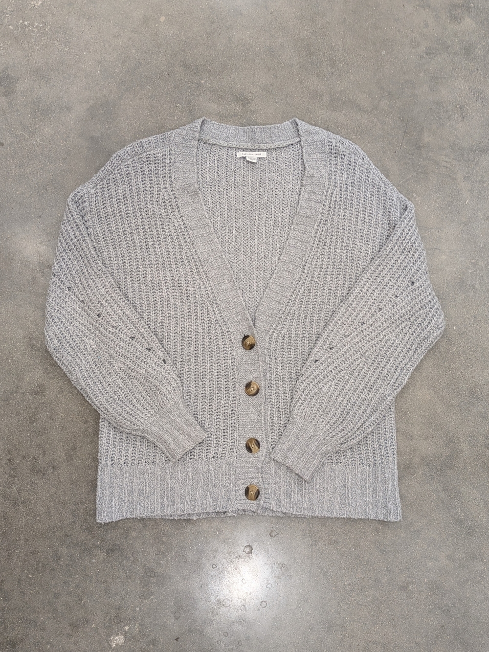 American Eagle Outfitters Light Gray Chunky V-Neck Button Cardigan